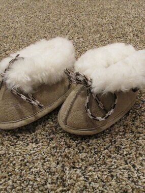 Shearling Moccasin Booties Infant Toddler Medium 7-12M Brown Suede Soft Slippers